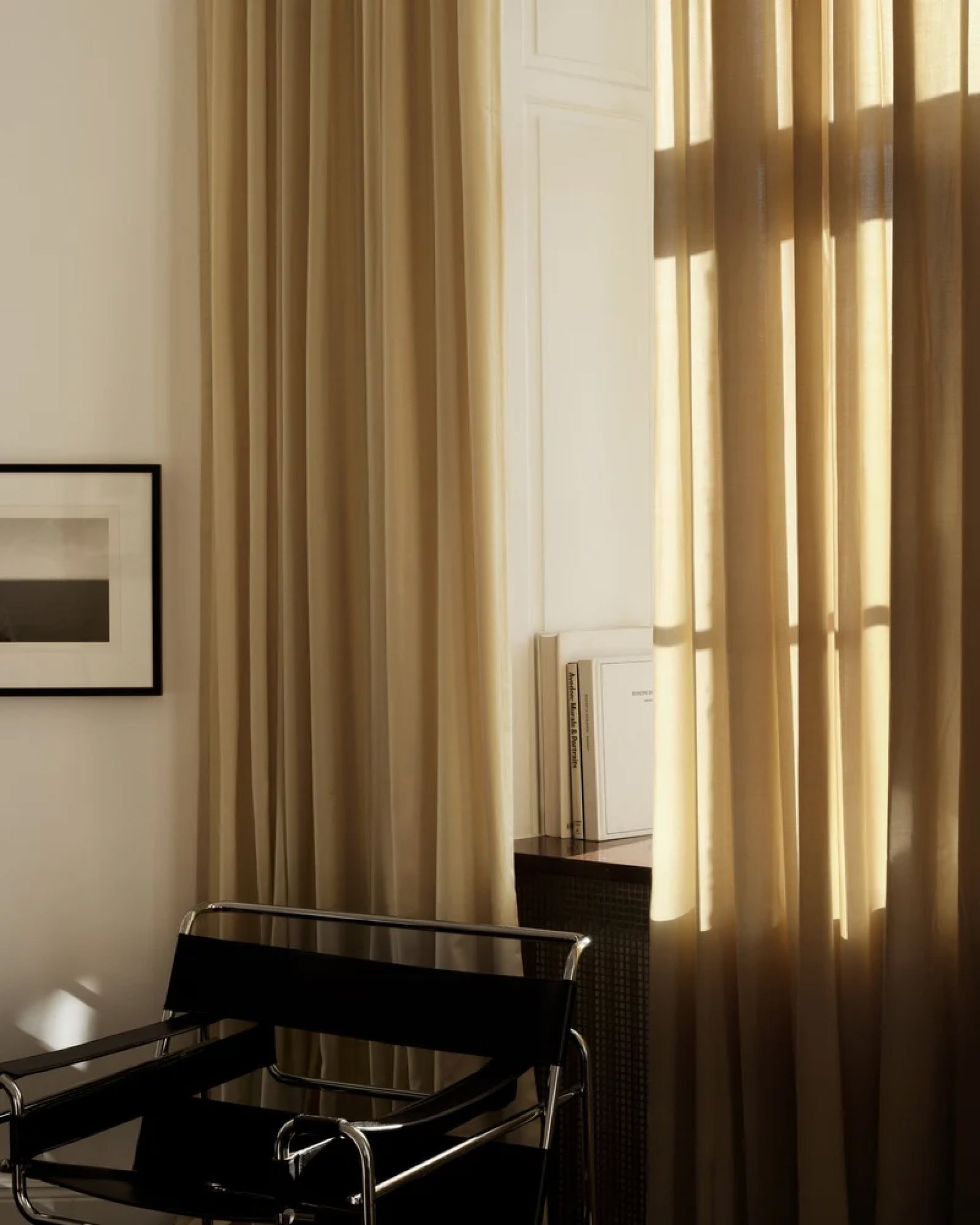 Essentials, Sunrise Curtain