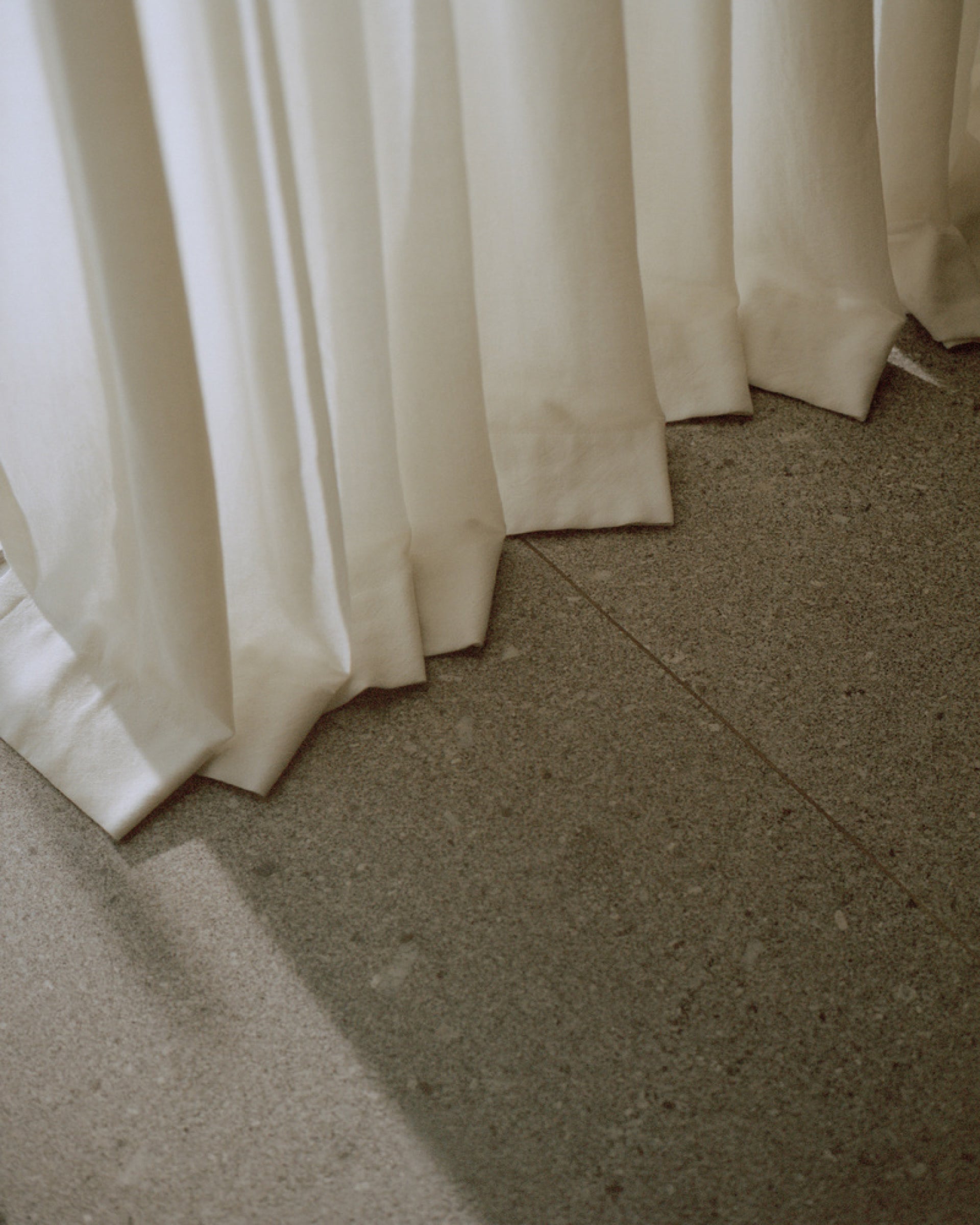 Essentials, Perfect White Curtain